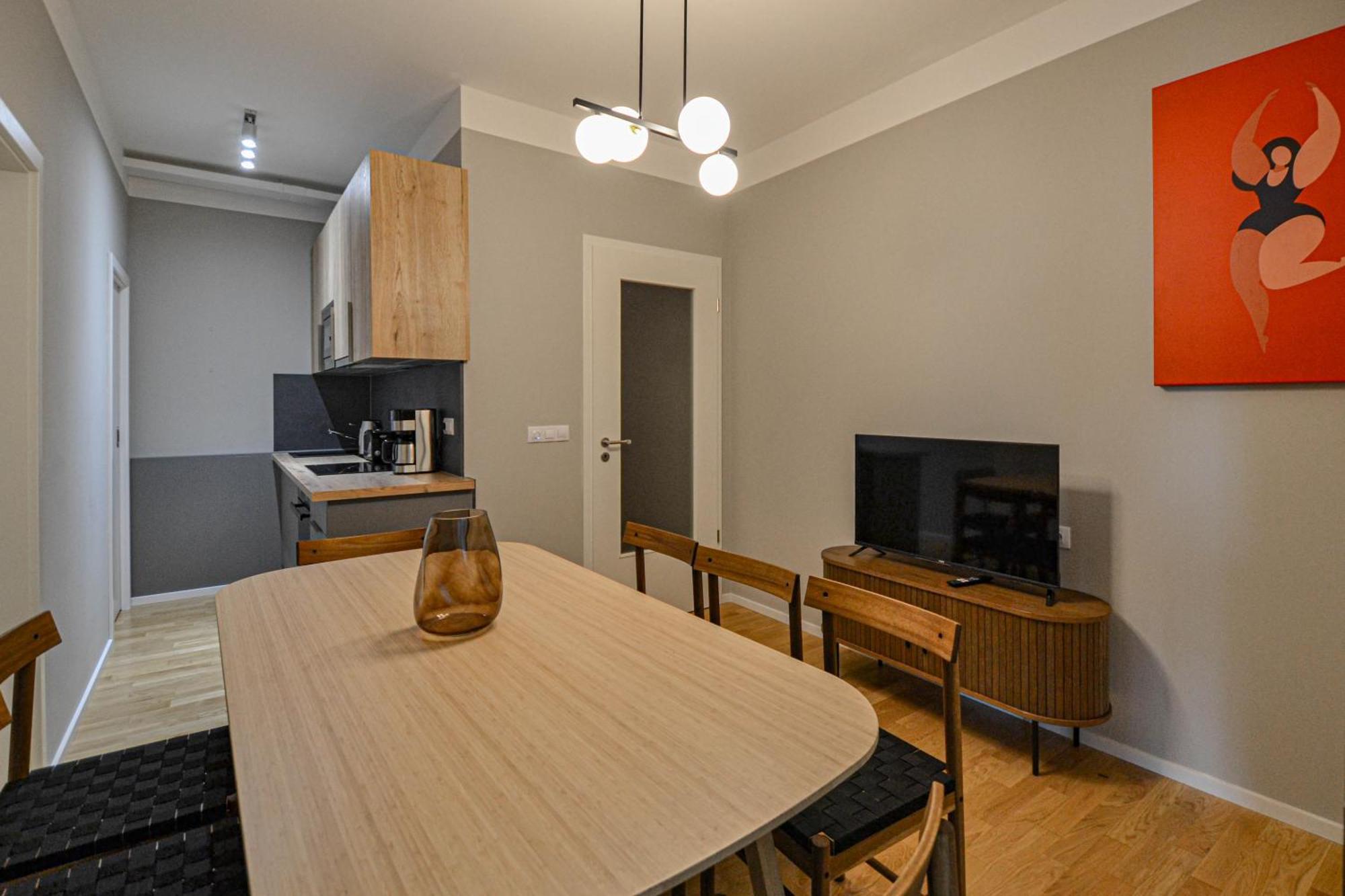 Japanese Design 3bdr In A Vibrant Area Apartment Prag