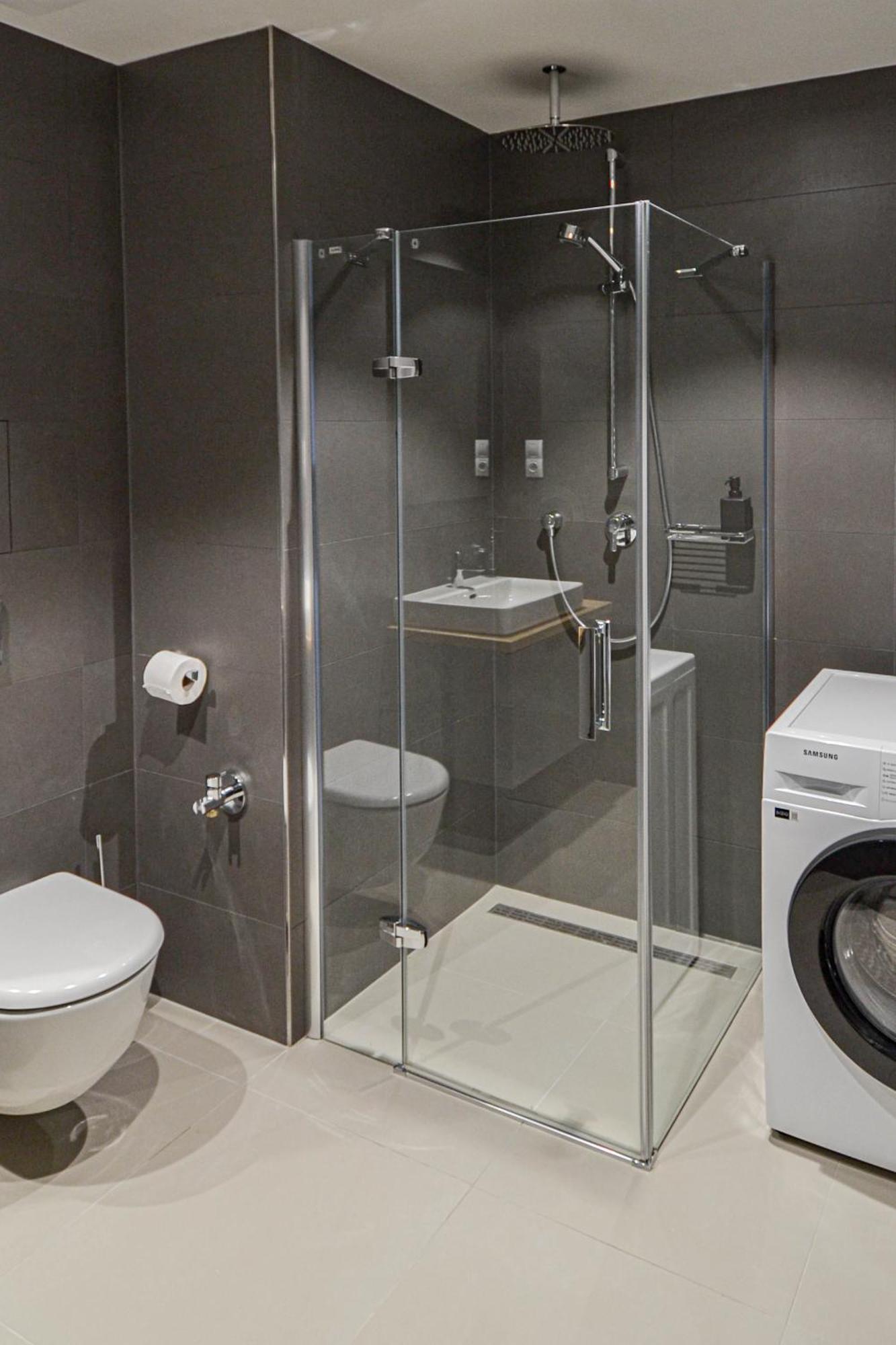 Japanese Design 3bdr In A Vibrant Area * Prag